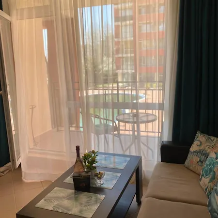 Nani -sunny ساني بيتش