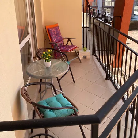 Nani -sunny Sluneční pobřeží